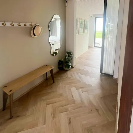 Hébergement de vacances Unique Directly On The *